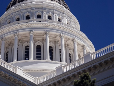 چرا SB 53 کالیفرنیا ممکن است کنترل معنیداری بر شرکت‌های بزرگ هوش مصنوعی فراهم کند